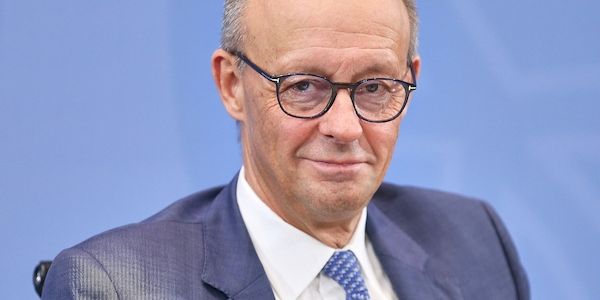 Lang kritisiert Merz: "Großkotziges Gebaren"