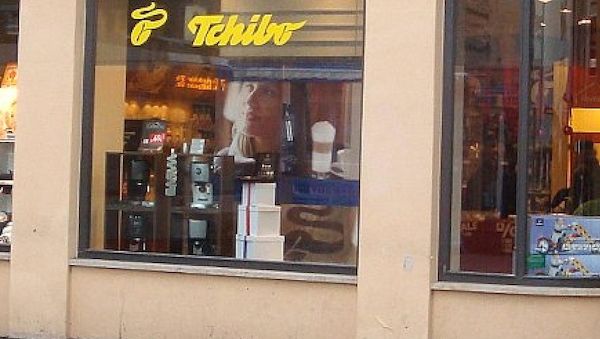 Tchibo verklagt Aldi Süd wegen Kaffeepreisen vor OLG Düsseldorf