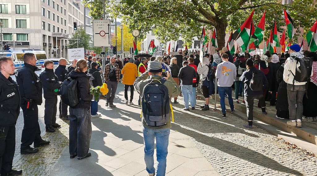 Auseinandersetzungen bei Nahost-Demos in Berlin