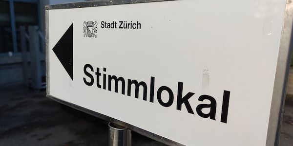 Schweizer stimmen gegen Bürgerdienst und neue Erbschaftsteuer