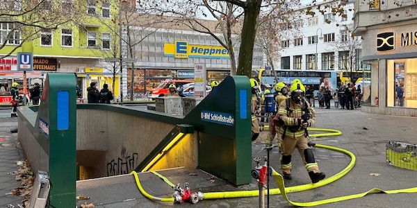 Polizei prüft fahrlässige Brandstiftung nach U-Bahn-Feuer in Berlin