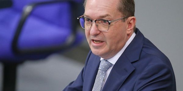 Dobrindt erwartet Hinwendung der AfD-Jugend zum Extremismus