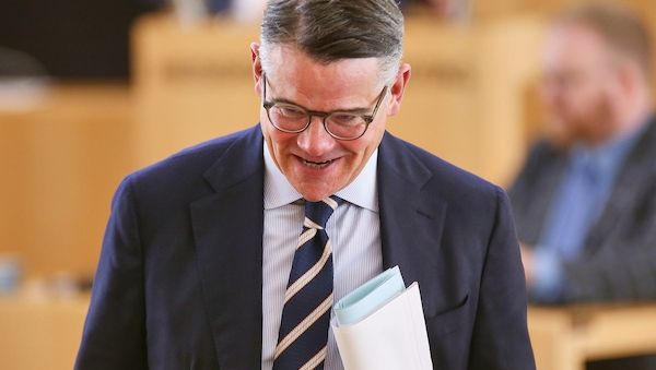 Rhein verlangt Stopp von Verbeamtungen im Öffentlichen Dienst