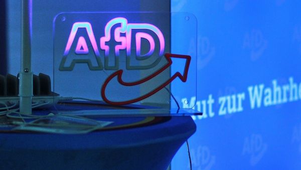 Mehrheit der Ostdeutschen für Kontakte zwischen Wirtschaft und AfD