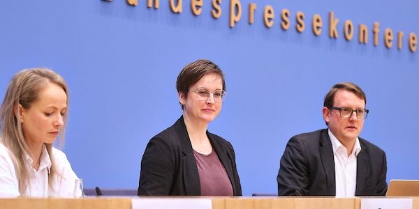 Forscher sehen noch klares Ost-West-Gefälle bei Rechtsextremismus