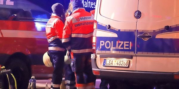 Siebenjähriger Junge stirbt bei Hausbrand in Berlin-Mahlsdorf