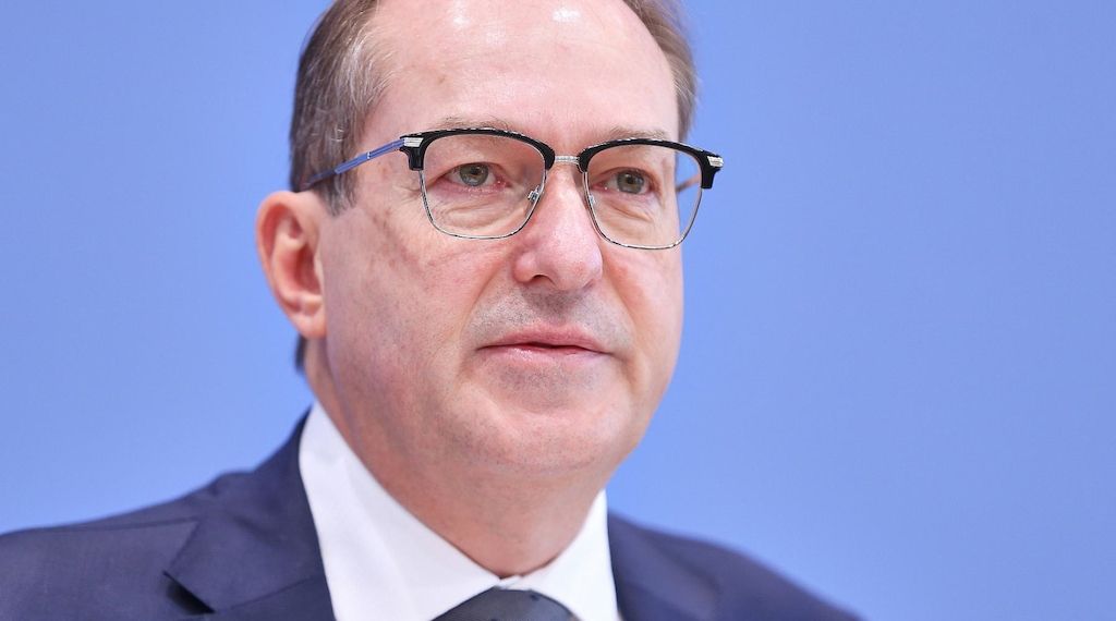 Dobrindt stellt neue Drohnenabwehreinheit in Dienst