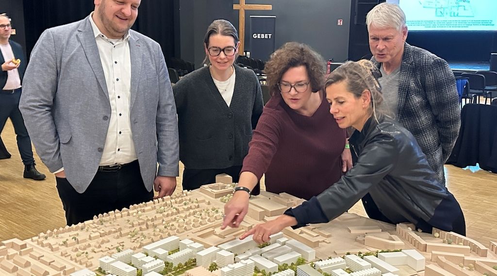 Berlin-Lichtenberg: Siegerentwurf für Projekt „27 ha Möglichkeiten“ vorgestellt – Baustadträtin Camilla Schuler lobt Vorbildcharakter für weitere Projekte