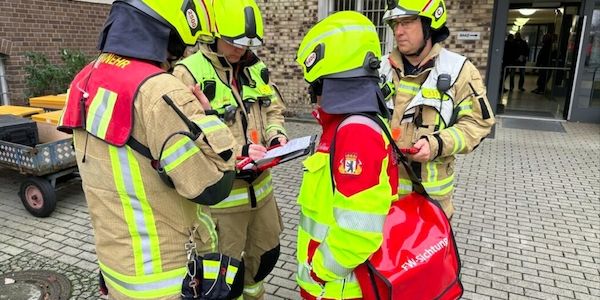 Feuer in JVA-Krankenhaus  in Berlin-Plötzensee - Zwei Verletzte