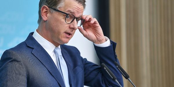 Linnemann pocht auf Pflicht-Gesellschaftsjahr - AWO dagegen