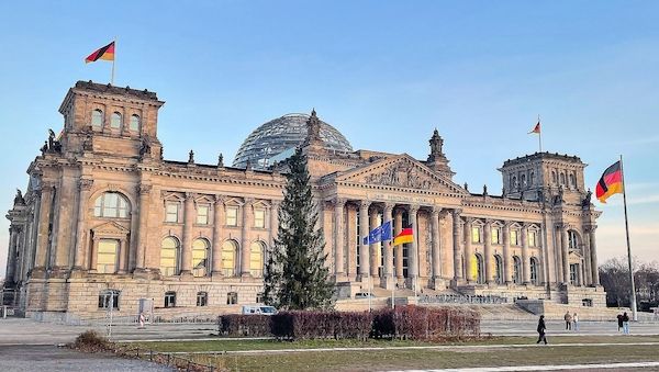 Trotz Verkleinerung: Kosten für Bundestag steigen weiter