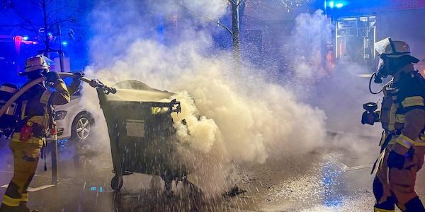 Zwei Mülltonnenbrände in Stuttgart-West