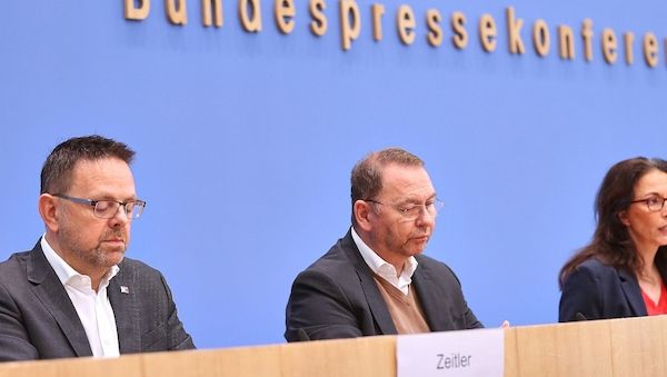 DGB-Umfrage vorgestellt: Mehrheit für Erhalt des Acht-Stunden-Tags