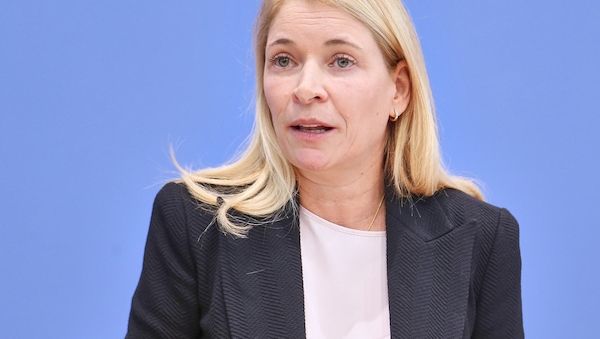 Bahn-Chefin will Topmanagement halbieren