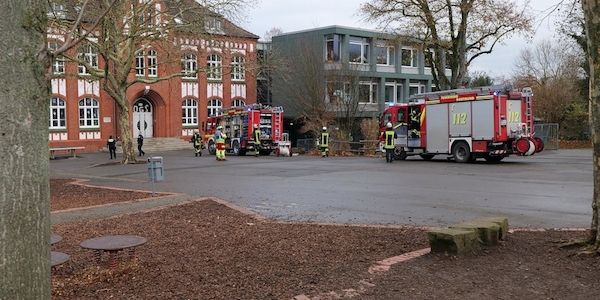 Feuerwehr löscht Kleinbrand in Dortmunder Grundschule