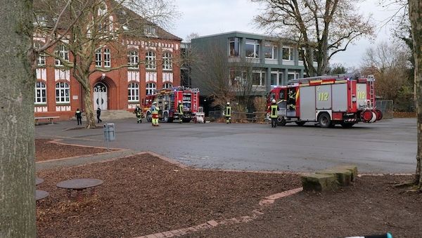 Feuerwehr löscht Kleinbrand in Dortmunder Grundschule