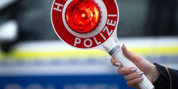 500 Kilo Feuerwerk in Transporter auf der A12 beschlagnahmt