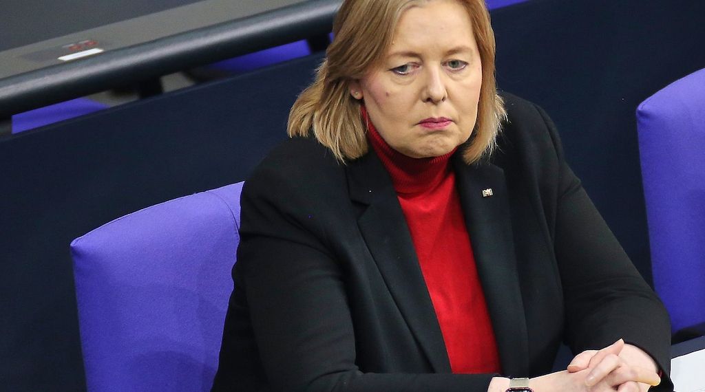 Bas sieht in Annahme des Rentenpakets "gutes Signal"