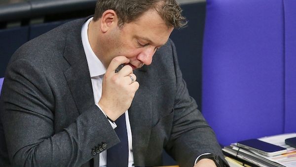 Klingbeil plant Start der Frühstart-Rente für 2027