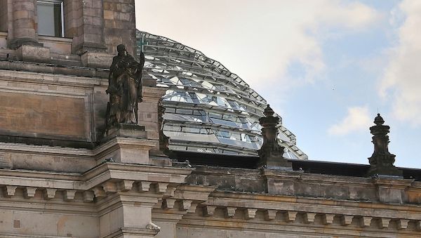 Klöckner will Ausschluss unsicherer Abgeordneten-Mitarbeiter