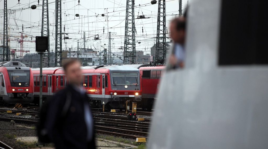 Lokführer-Gewerkschaft lobt Abbaupläne im Bahn-Management