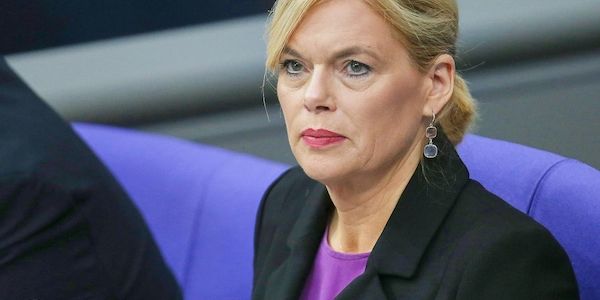 Klöckner sieht sich nicht als "Supernanny" des Bundestags