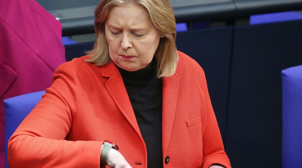 Arbeitsministerin will für Rente "ganz neues System"