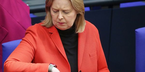 Arbeitsministerin will für Rente "ganz neues System"