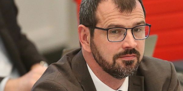 Bildungsminister verteidigt Praktikumsverbot bei AfD in Brandenburg