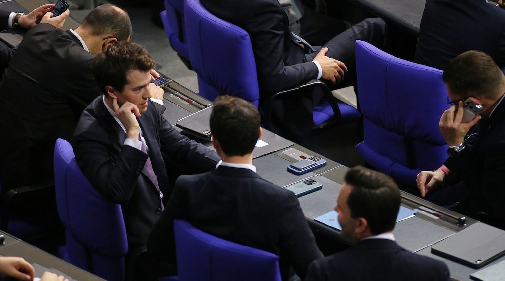 Nach Renten-Beschluss Rufe nach tiefgreifenden Reformen