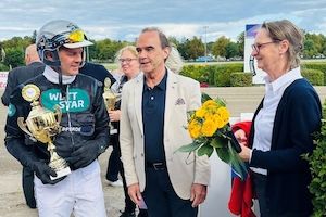 Glanz und Geschichte: 130 Jahre Deutsches Traber-Derby in Mariendorf Bild 1