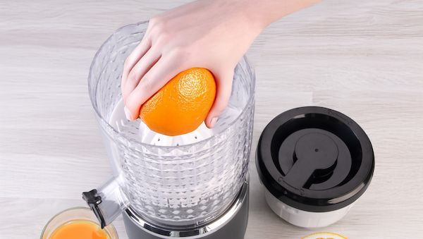 Frischer Vitaminkick überall – der mobile Akku-Entsafter für unterwegs!