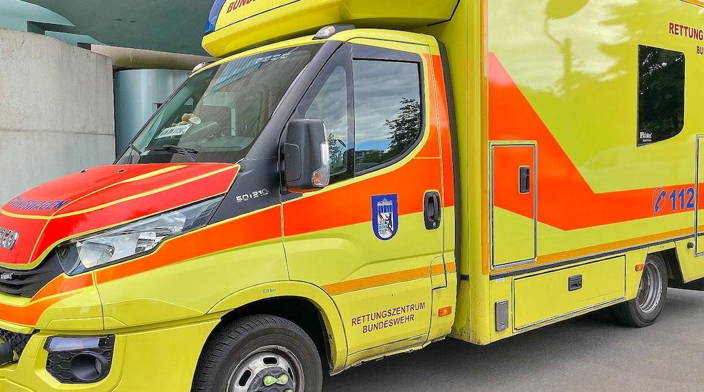 Fußgänger bei Unfall in Düsseldorf-Unterrath lebensgefährlich verletzt