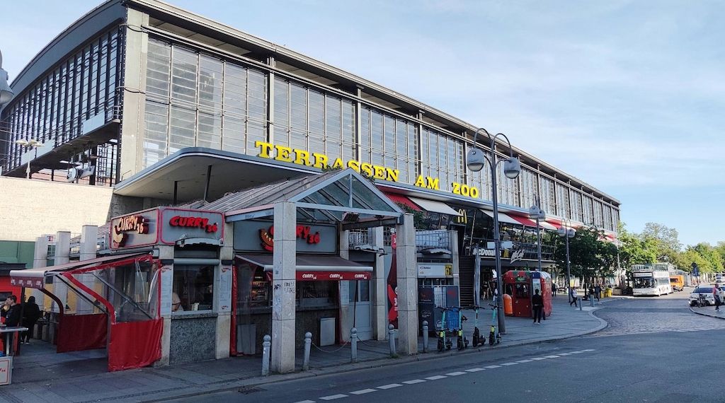 Polizei sucht nach Gewalttäter vom U-Bahnhof Zoologischer Garten