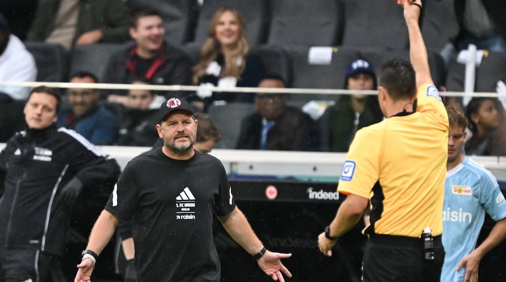 Wegen Stinkefinger: DFB ermittelt gegen Union-Coach Baumgart