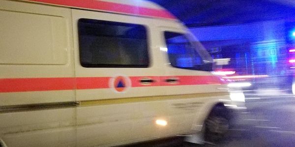 Radfahrer in Berlin-Moabit von Transporter überrollt