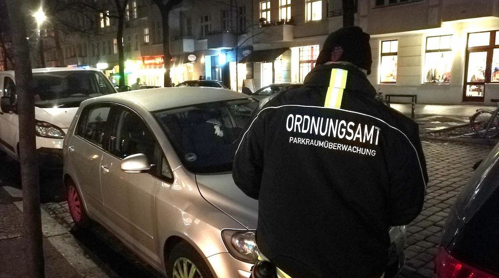 Grüne fordern schnelle Anhebung der Anwohnerparkgebühren in Berlin