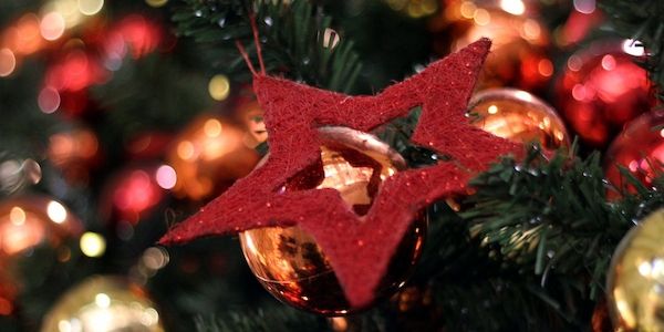 Deutsche geben rund 500 Euro für Weihnachtsgeschenke aus