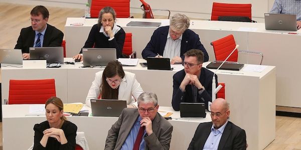 BSW Brandenburg fordert Abgeordnete zum Mandatsverzicht auf