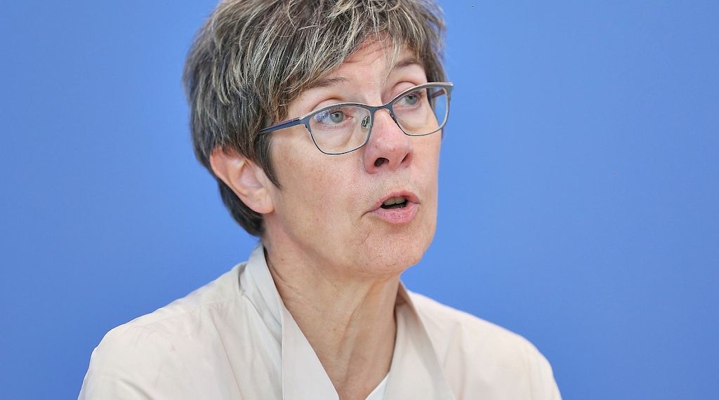 Kramp-Karrenbauer beharrt auf Kandidatur für Adenauer-Stiftung