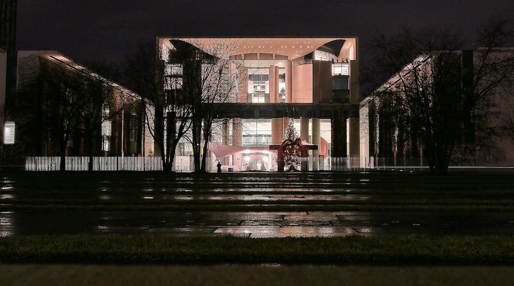 DGB will regelmäßigen Sozialpartner-Gipfel im Kanzleramt