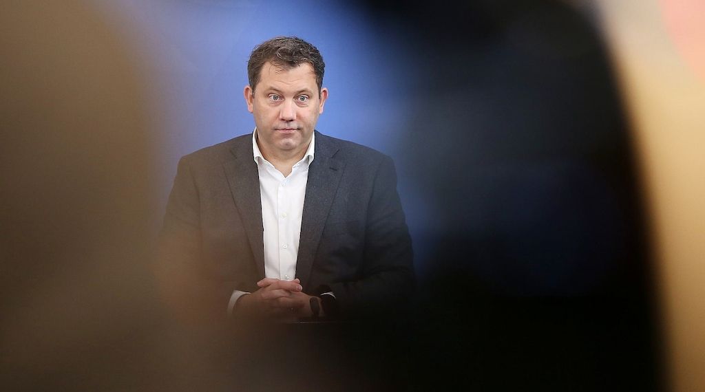 Klingbeil drängt Ressorts zu schnellen Einsparungen