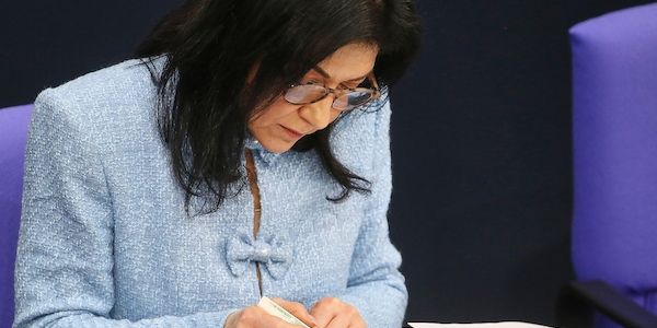 Reiche unterzeichnet Verträge zum Kohle-Ausstieg der LEAG