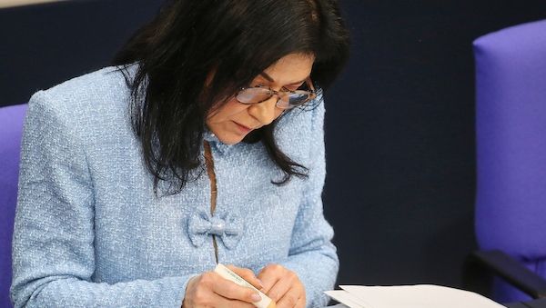 Reiche unterzeichnet Verträge zum Kohle-Ausstieg der LEAG