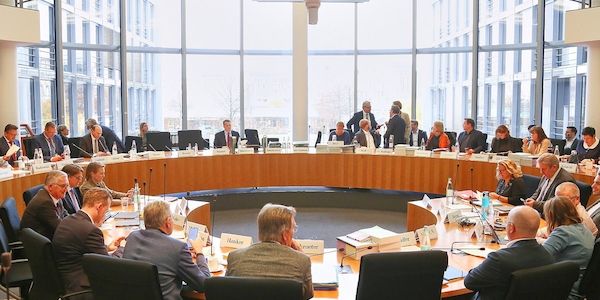 Haushälter sehen Probleme bei Kontrolle von Bundeswehr-Beschaffungen