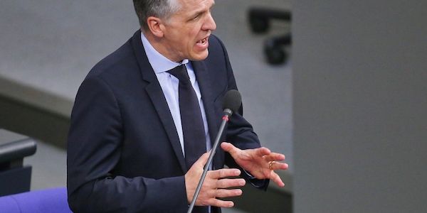 Kanzleramtschef weist Kritik aus den eigenen Reihen zurück