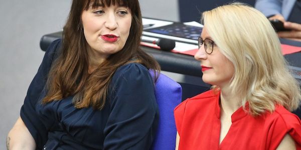 Linke legt im "Politbarometer" kräftig zu - AfD fällt hinter Union