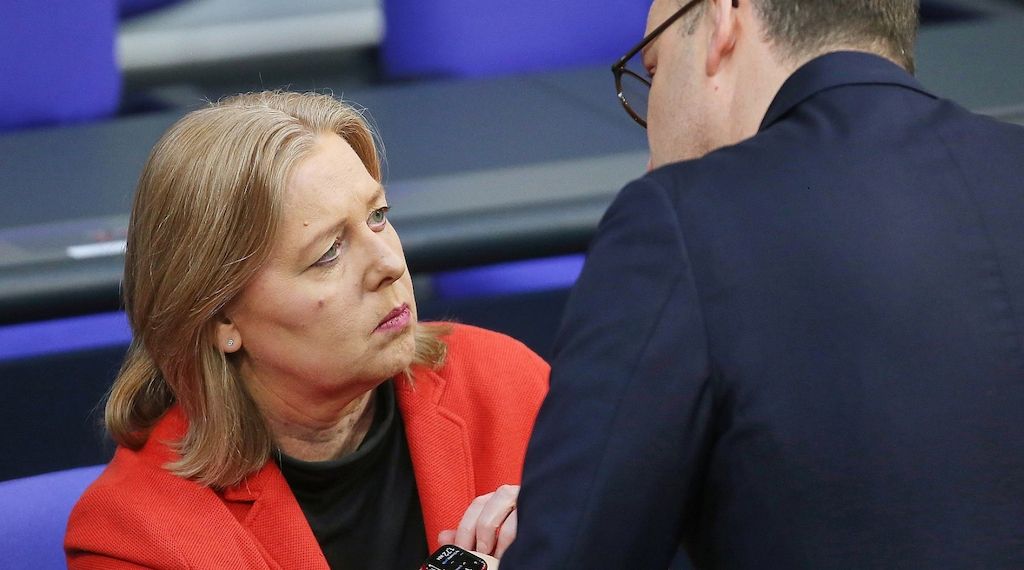 Krisenbewältigung: Spahn mahnt zu mehr Einheit im neuen Jahr