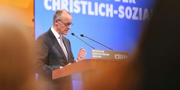 Merz verteidigt auf CSU-Parteitag Koalition mit SPD
