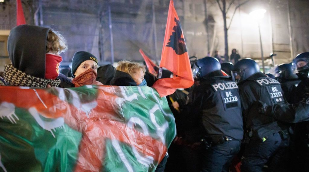 Berlin: Anti-Polizei-Demo aufgelöst – Acht Beamte verletzt